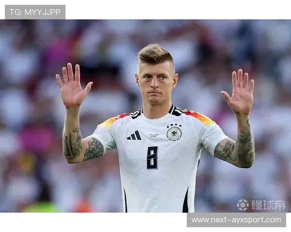 克罗斯斜传精准找到插上的边锋